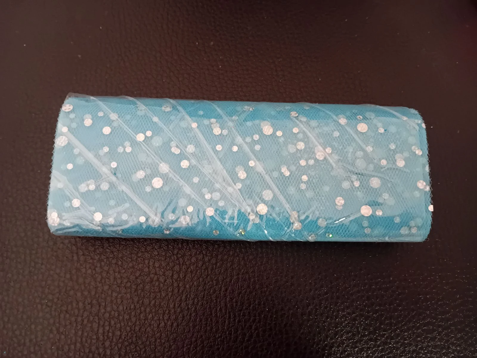 tulle avec des strass turquoise 15 cm de largeur x 9 m de longueur 